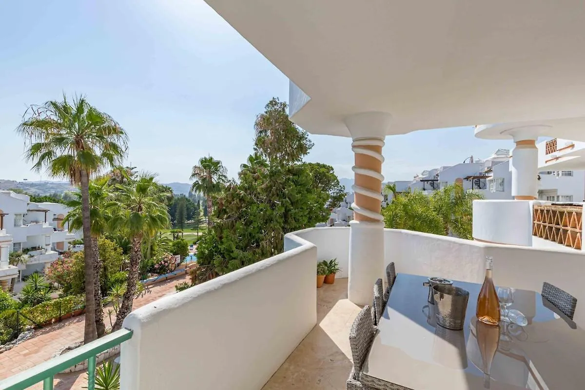 Stylish One Bed Apartment At Matchroom Country Club Fuengirola 0*,  España
